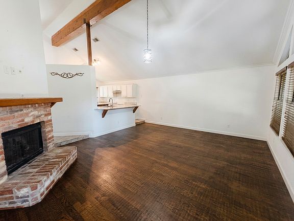 5th image of 1404 Daffodil Ln