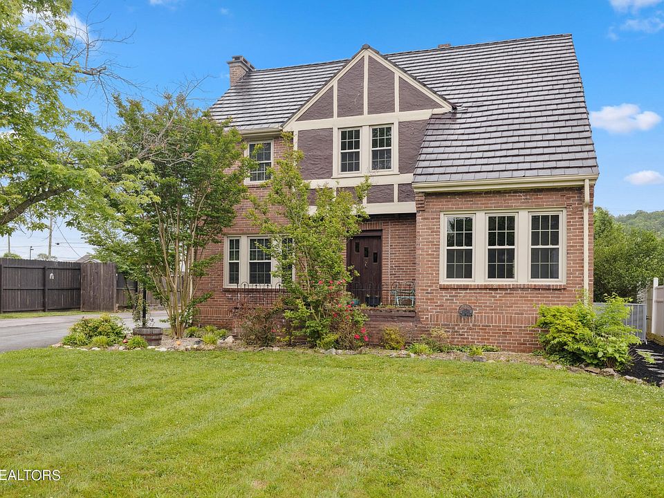 1st image of 216 Adair Dr