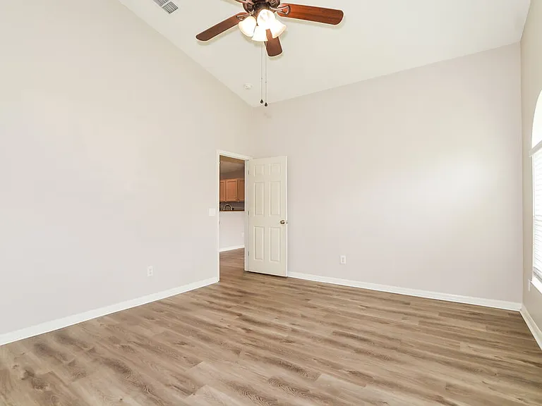 1876 Olivia Cir — Photo 9