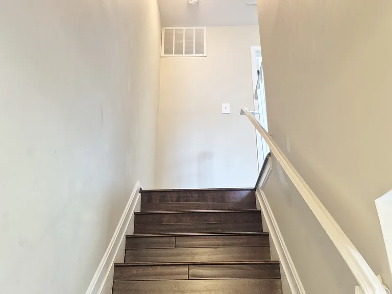 309 Surry Ln — Photo 11