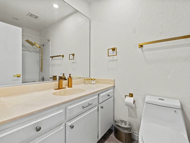 752 E Avenue J9 — Photo 22