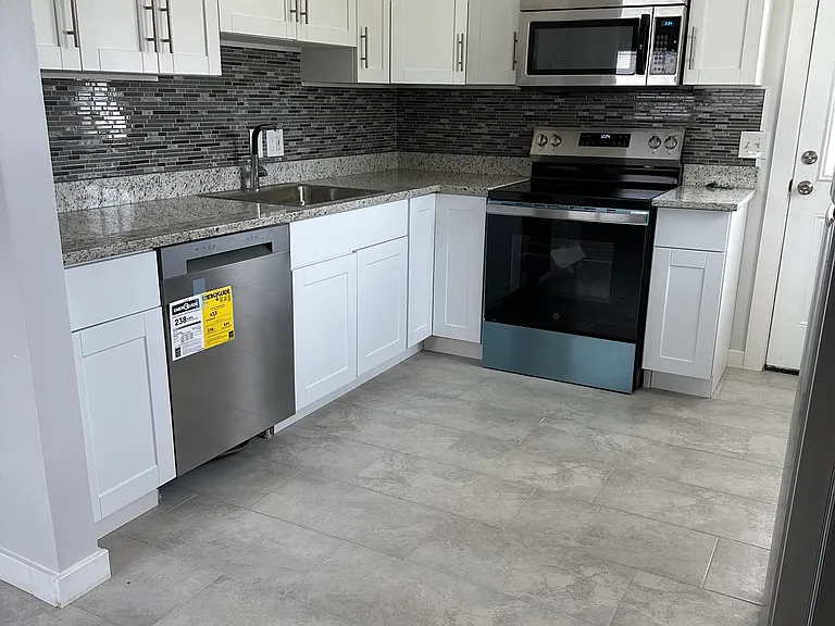 4910 Chancellor St NE — Photo 4