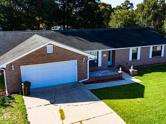3rd image of 10426 Waterford Dr