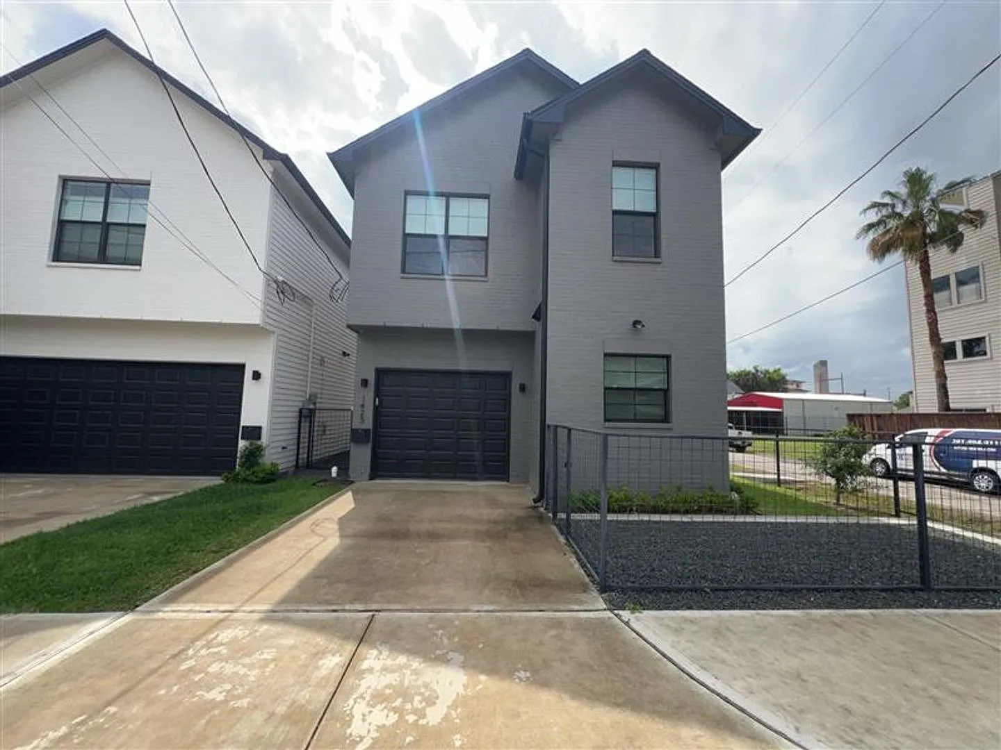 1423 Holly St **Ask About Our No Cash Deposit Option — Photo 1