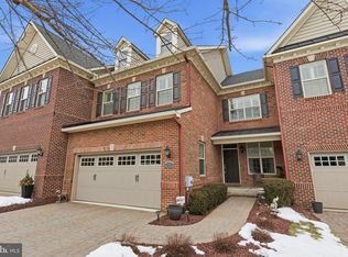1246 Saint James Dr, Langhorne, PA 19047
