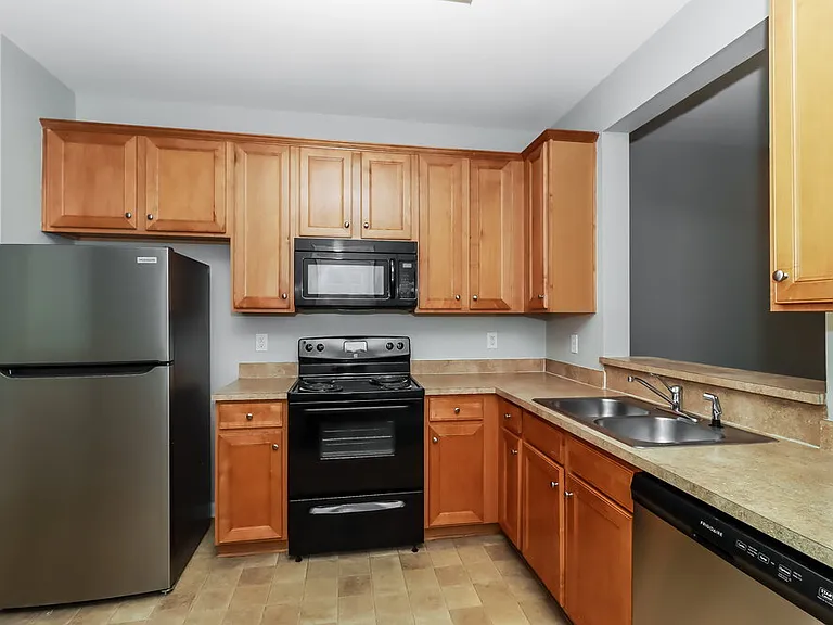 3064 Summerfield Ridge Ln — Photo 9