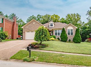 4003 Saratoga Woods Dr, Louisville, KY 40299