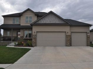 1121 N 96th St, Lincoln, NE 68505