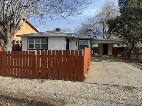2330 9th St, Baker City, OR 97814
