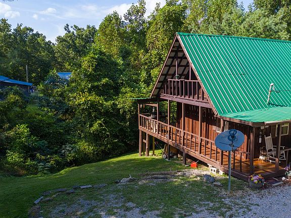 3rd image of 70 Eagle Ln