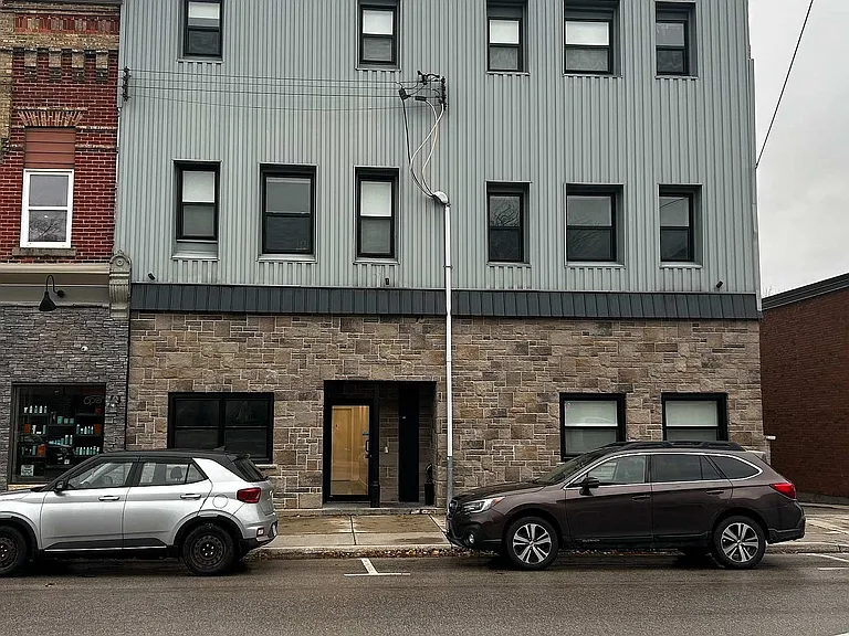 39 1st Ave S #4 — Photo 1