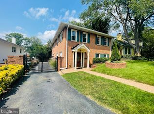 2412 N Ottawa St, Arlington, VA 22205