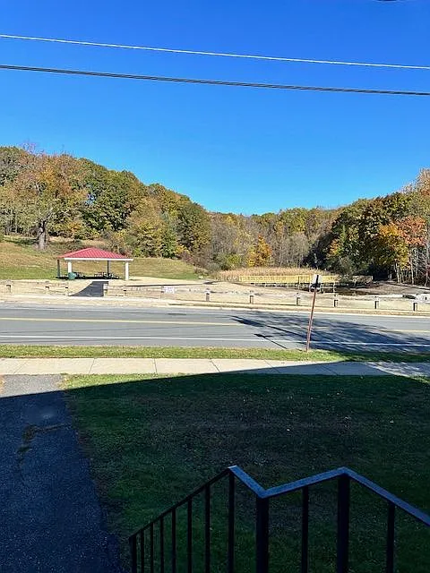 2 bed, $1,400 — Photo 2