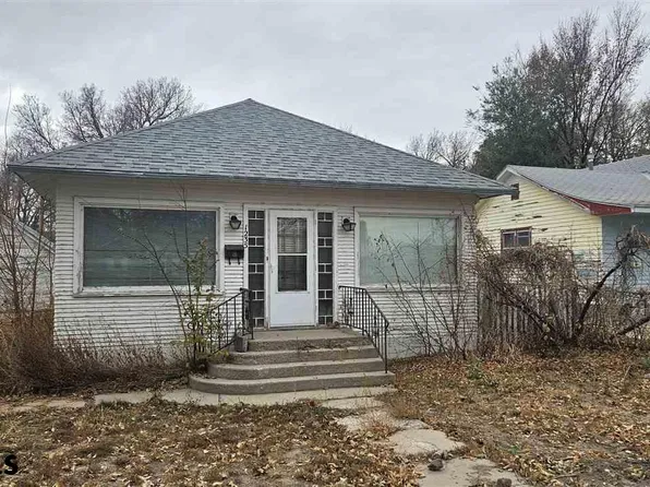 1235 P St, Gering, NE 69341