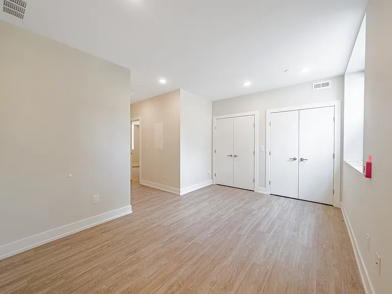 2156 N Darien St #A8 — Photo 13