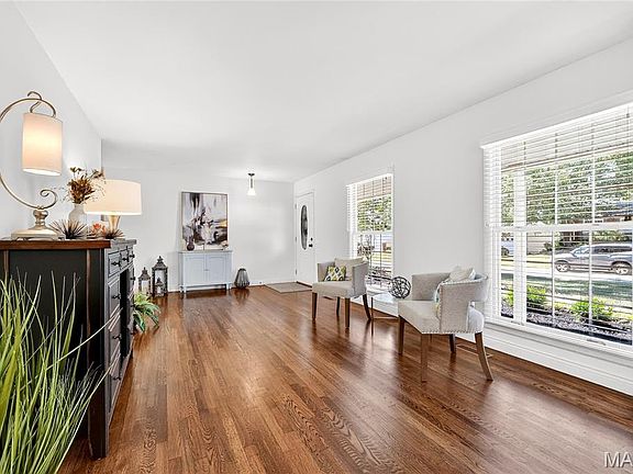 5th image of 722 Aramis Dr