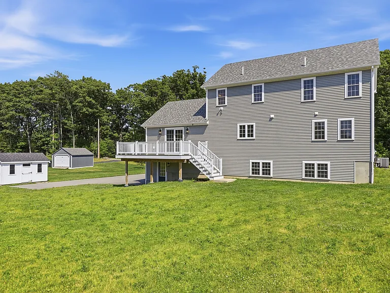 169 Glenwood Rd — Photo 43