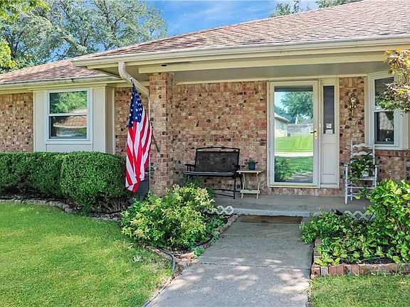 2nd image of 10129 Locksley Dr