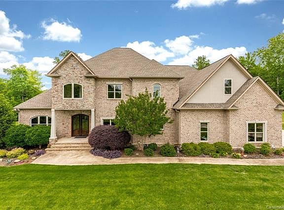 4th image of 101 Sir Oliver Pl