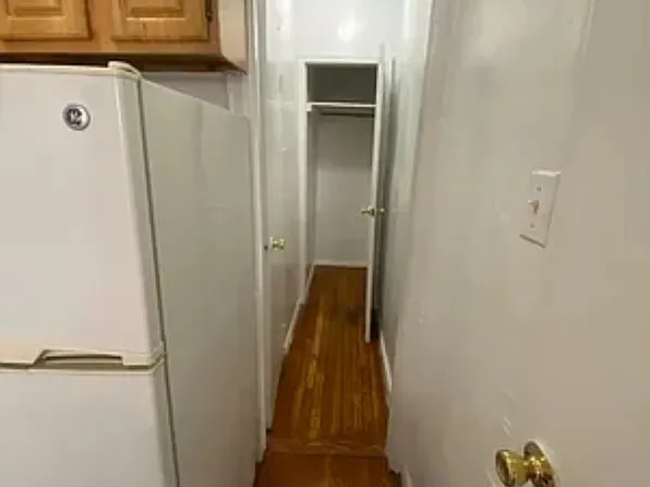 424 West 56th Street image 7 of 11