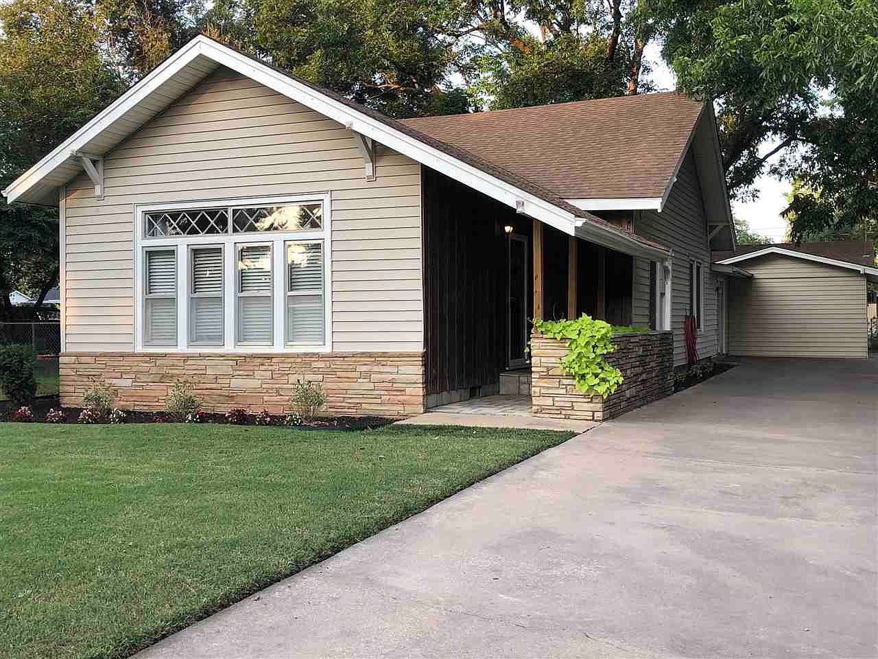 1006 N 6th St, Tonkawa, OK 74653 Zillow