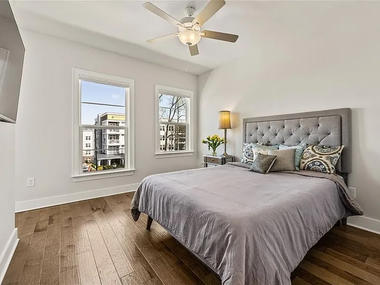 2145 Burnside Dr NW — Photo 33