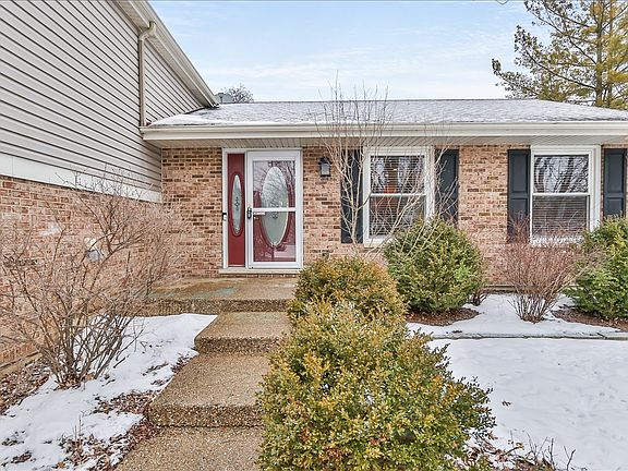 2nd image of 800 Windemere Ln