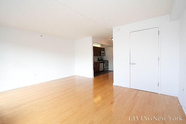 1st image of 555 W 23rd St APT S7k