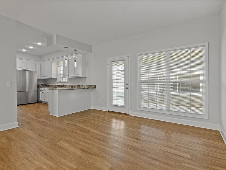 156 Wingate Ave — Photo 6