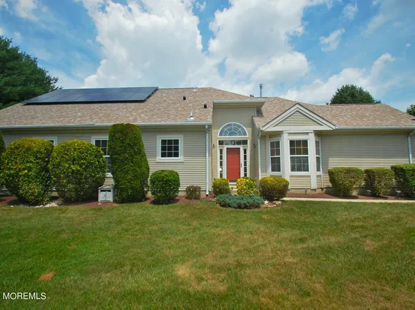 8 Devereux Drive, Manchester, NJ 08759