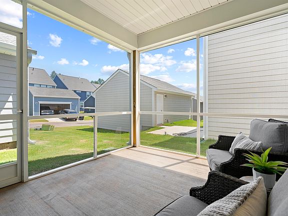 3rd image of 305 Pine St Homesite 1
