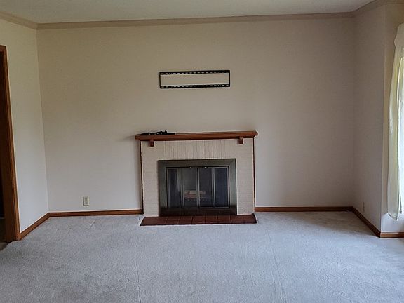 2nd image of 1703 E Washington St