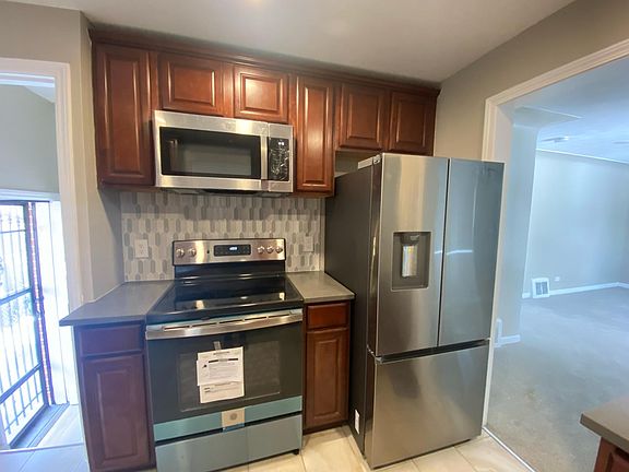 4th image of 378 S Canosa Ct #A