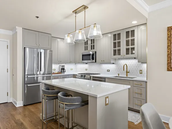 1125 Maxwell Lane image 9 of 40