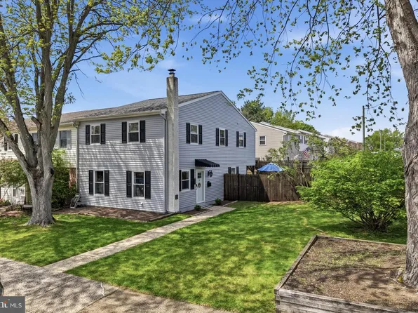 711 Hamilton Rd, East Greenville, PA 18041