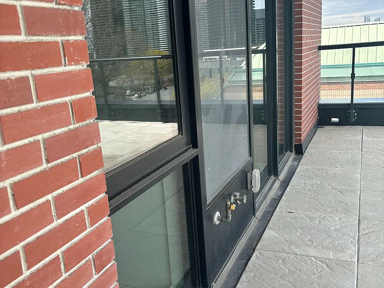 699 Sheppard Ave E #506 — Photo 4