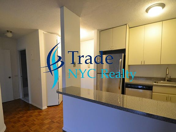3rd image of 7 W 36th St Fl 3