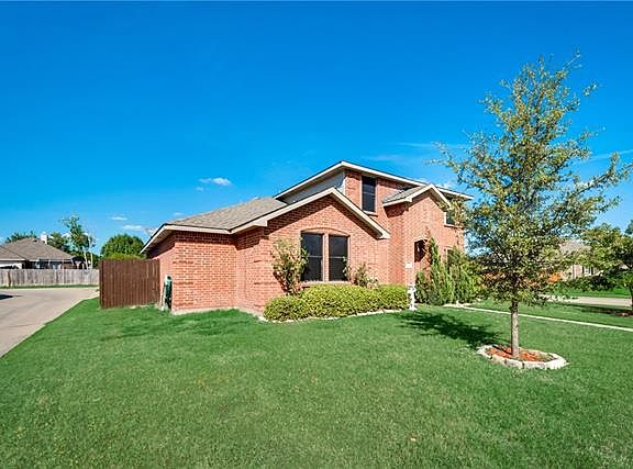 2nd image of 2916 Meadow Bluff Dr