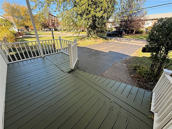 4th image of 65 Woodside Ln