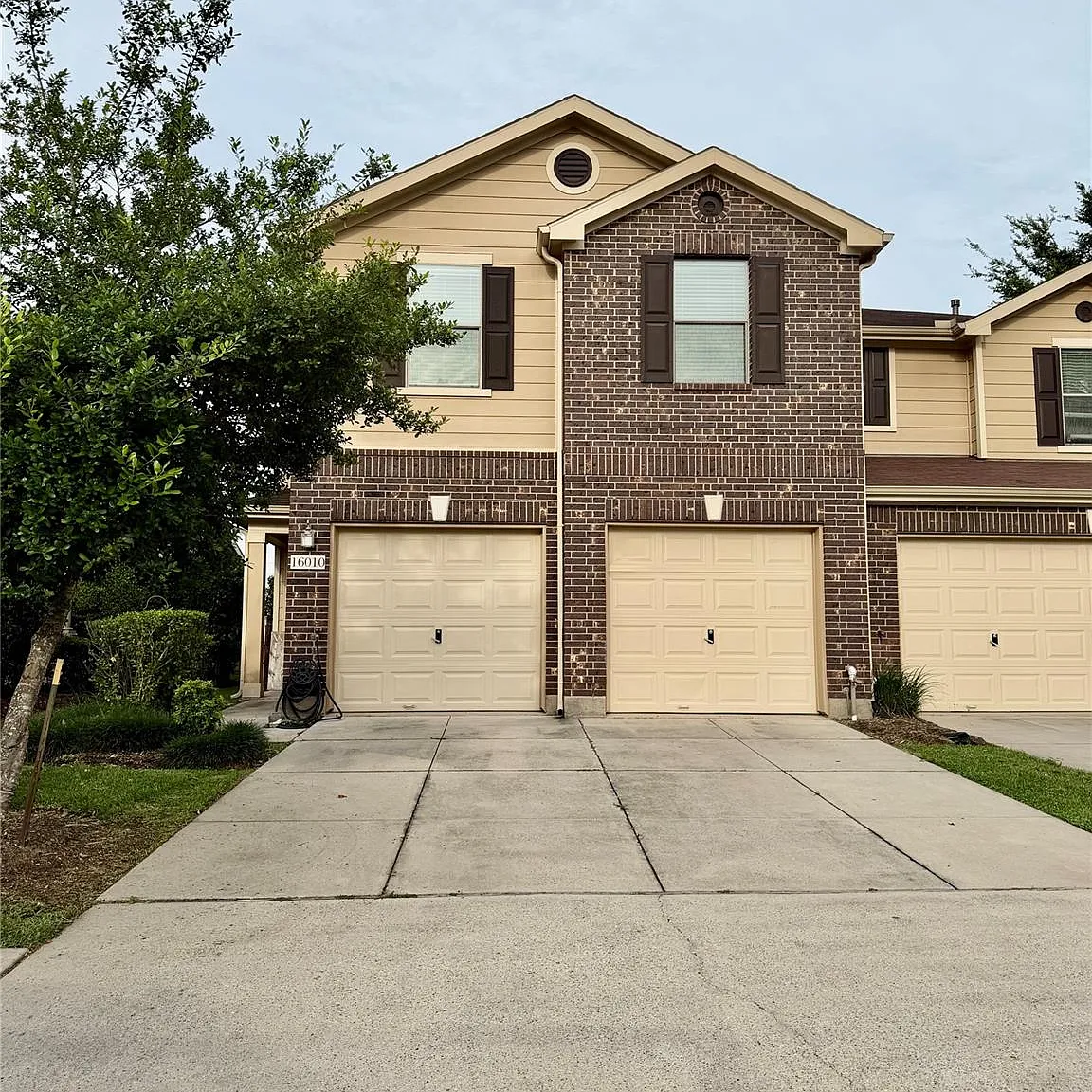3 bed, 2.5 bath, 1932 sqft, $2,150 — Photo 3