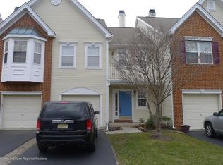 16 Beacon Ct, Holmdel, NJ 07733