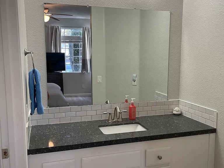 27 Campton Pl — Photo 7