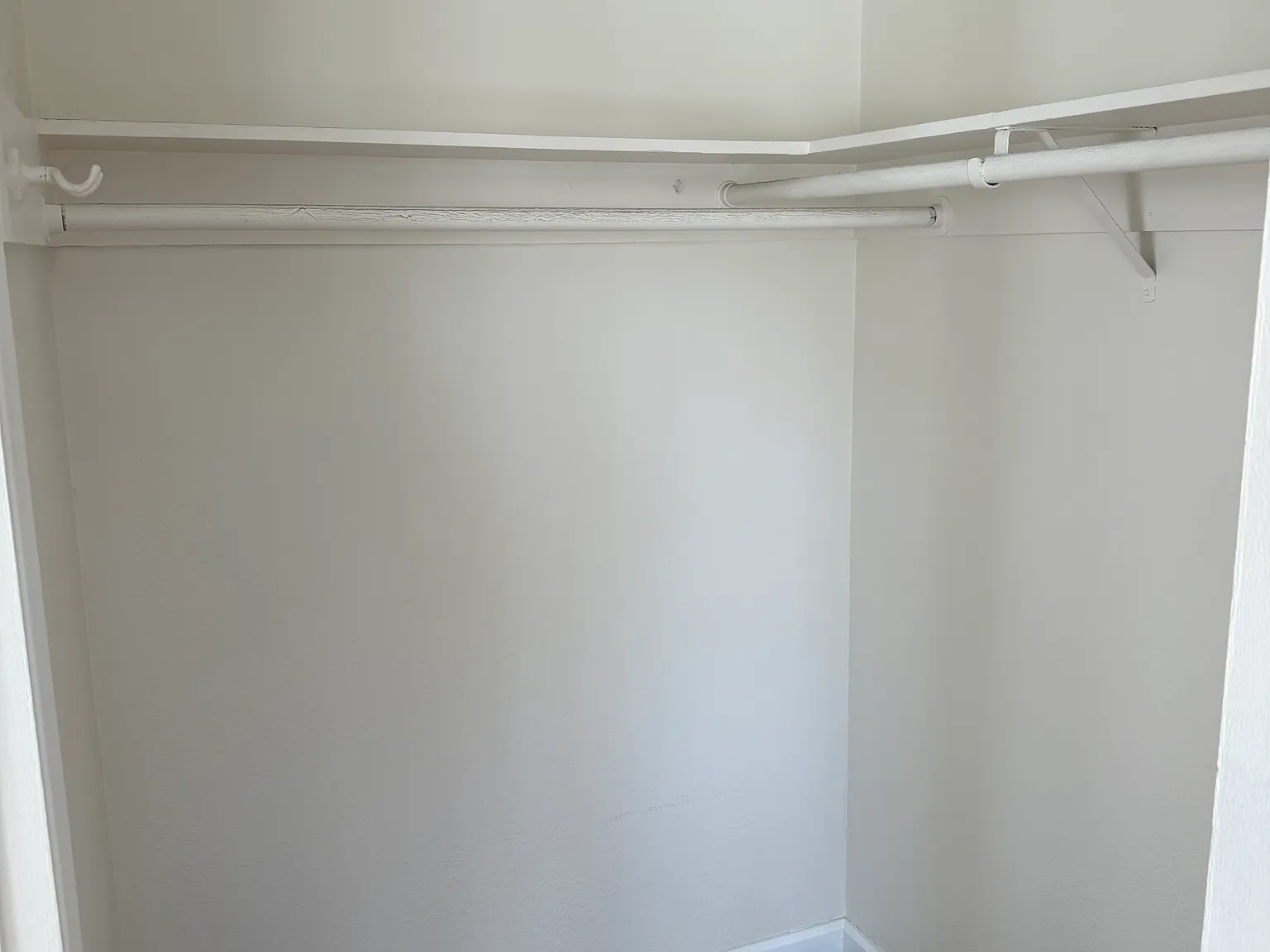 2 bed, 1.5 bath, 850 sqft, $2,400 — Photo 4