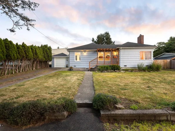 2022 NE 21st St, Lincoln City, OR 97367