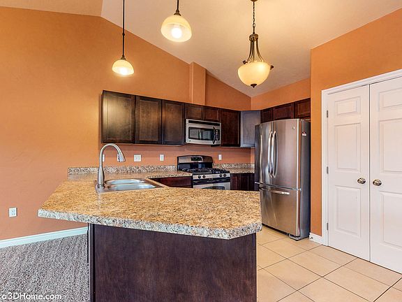 3rd image of 313 Skwentna Dr