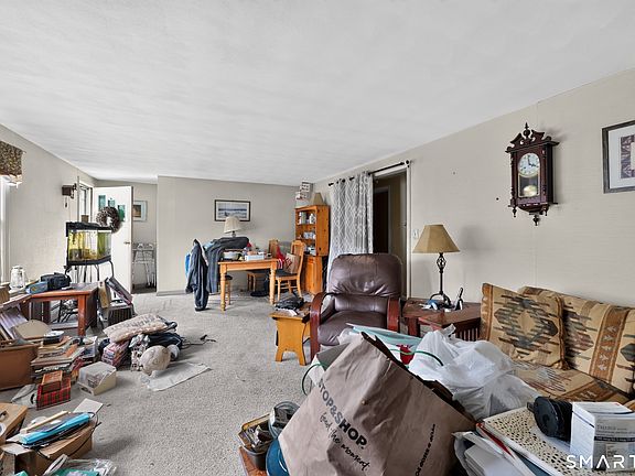 4th image of 49 Walnut Street