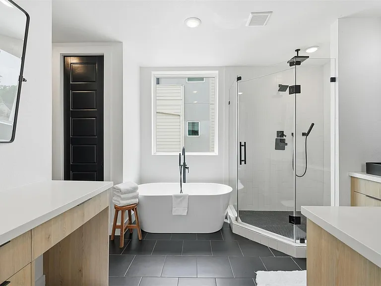 1003 Kern St #C — Photo 18