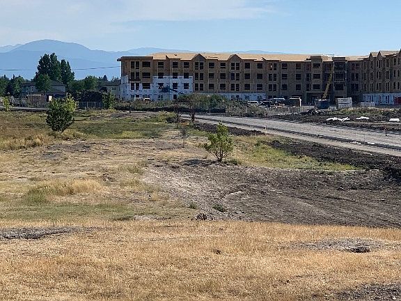 2nd image of 1550 N 27th Ave