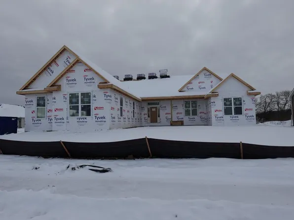 1343 Periwinkle PASS, Oconomowoc, WI 53066