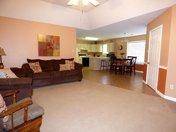 4th image of 2974 Lauren Dr